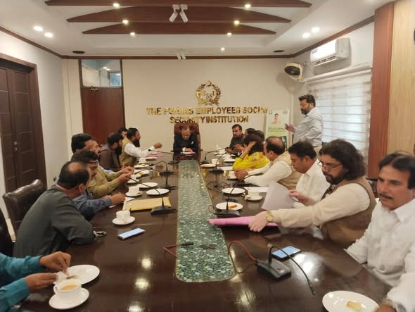 *لاہور : *پنجاب حکومت اور سرکاری ملازمین کے قائدین کے درمیان مذاکرات میں بڑی پیش رفت*